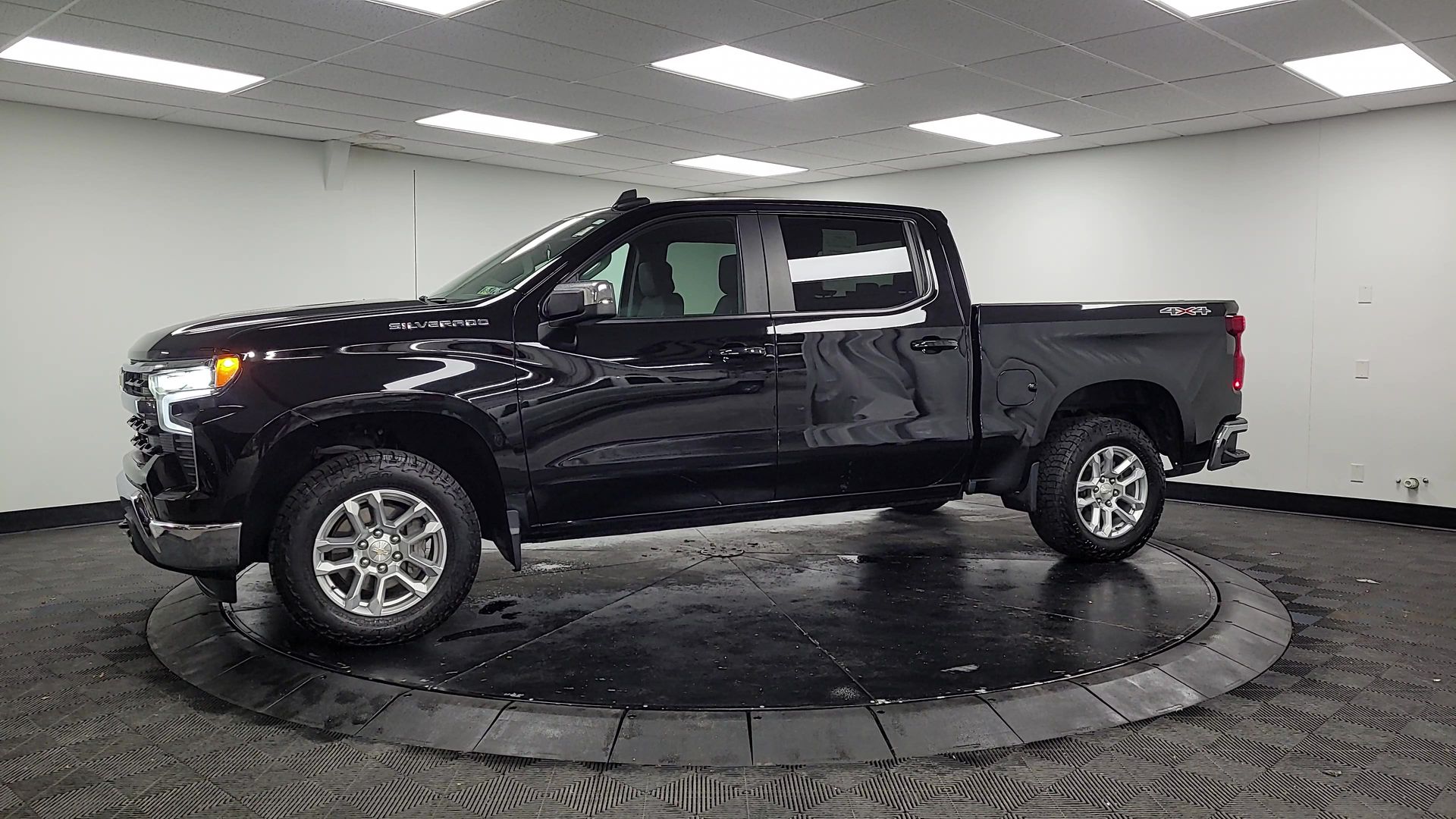 2022 Chevrolet Silverado 1500 LT (2FL)