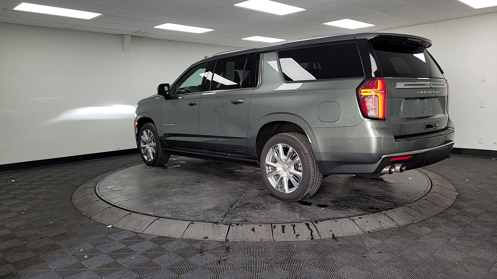 2023 Chevrolet Suburban High Country