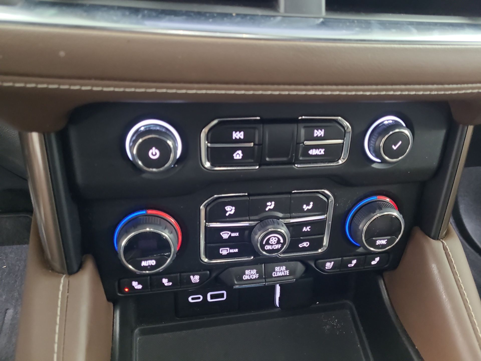 2023 Chevrolet Suburban High Country