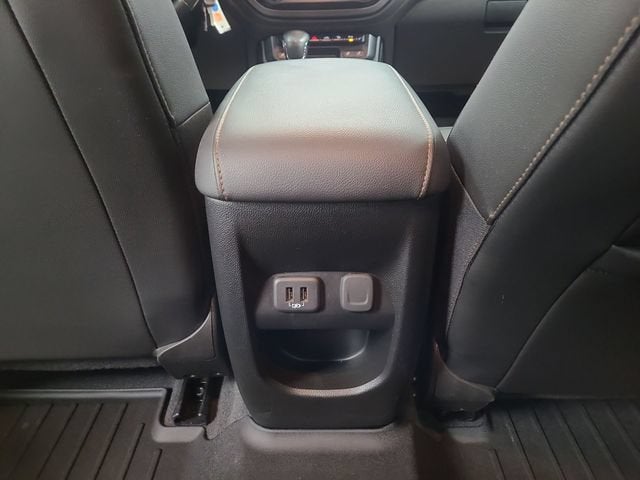 2022 GMC Canyon 4WD AT4 w/Leather
