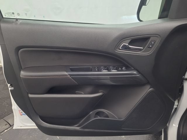 2022 GMC Canyon 4WD AT4 w/Leather