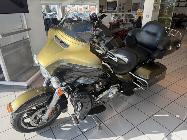 2018 HARLEY-DAVID FLHTK Base