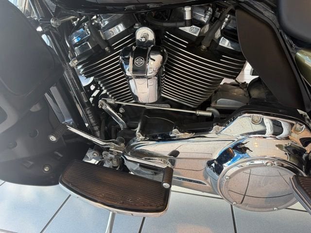 2018 HARLEY-DAVID FLHTK Base