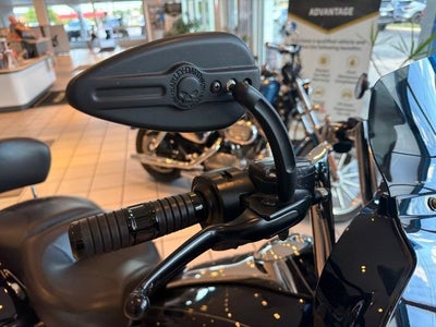 2015 HARLEY-DAVID FLHXS STREET GL Base