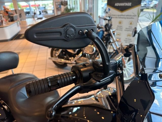 2015 HARLEY-DAVID FLHXS STREET GL Base