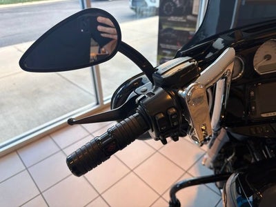 2015 HARLEY-DAVID FLHXS STREET GL Base
