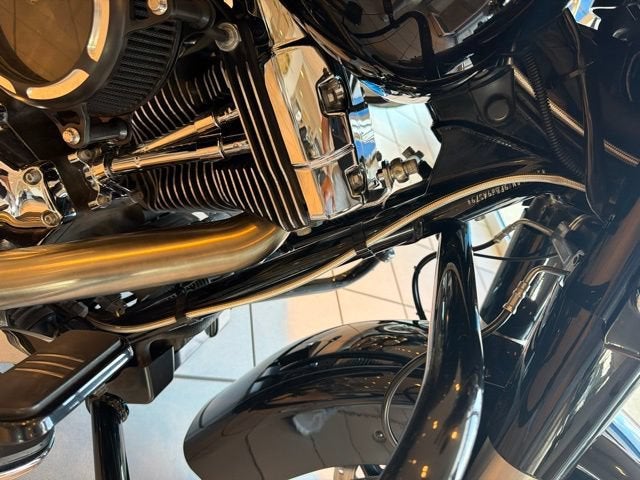 2015 HARLEY-DAVID FLHXS STREET GL Base