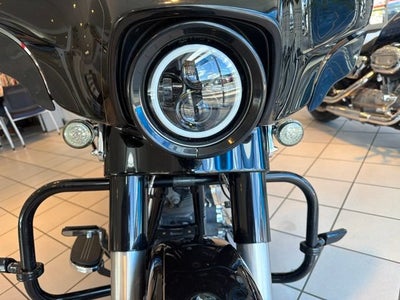 2015 HARLEY-DAVID FLHXS STREET GL Base