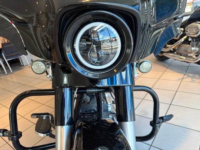 2015 HARLEY-DAVID FLHXS STREET GL Base