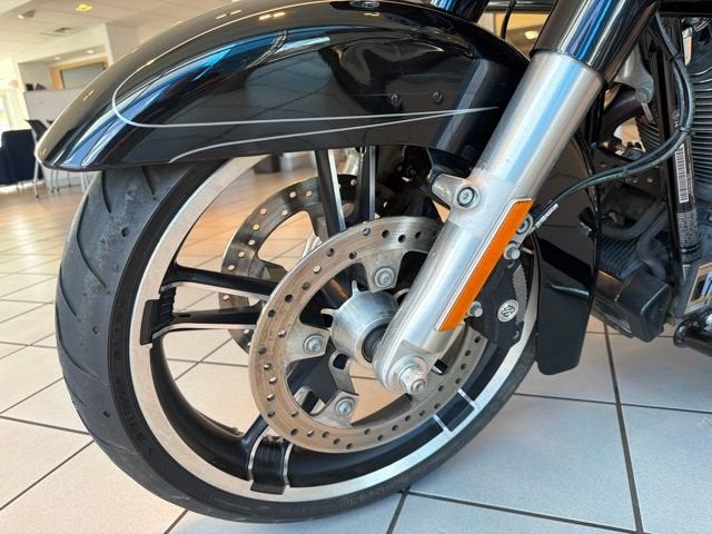 2015 HARLEY-DAVID FLHXS STREET GL Base