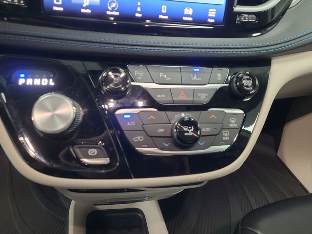 2021 Chrysler Pacifica Hybrid Touring L