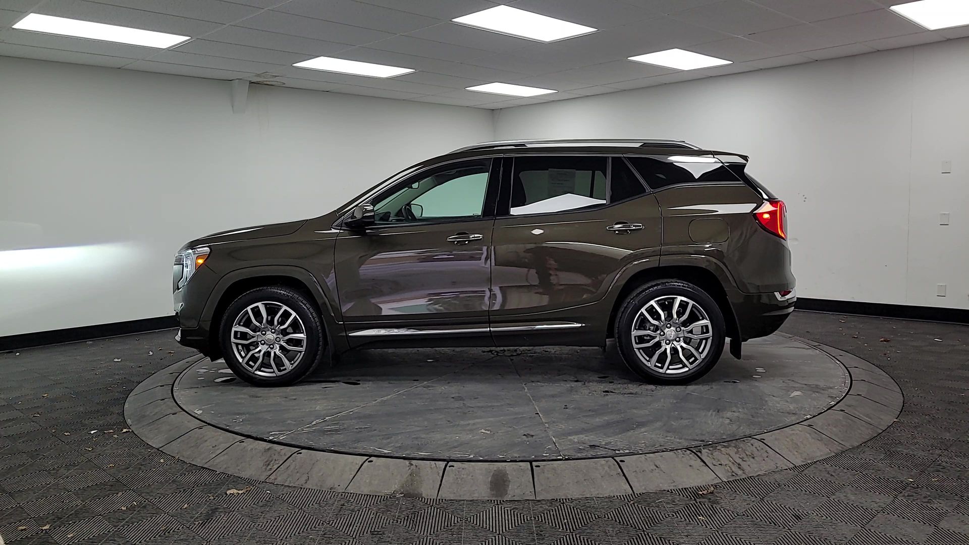 2023 GMC Terrain Denali