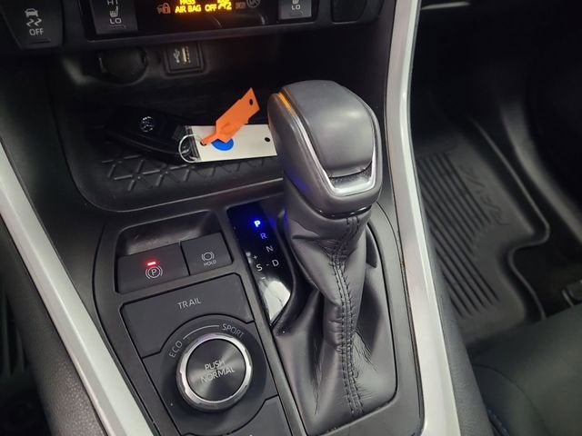 2023 Toyota RAV4 Hybrid SE