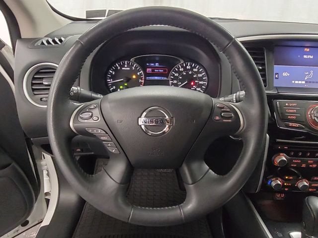 2018 Nissan Pathfinder SV