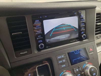 2018 Toyota Sienna LE Auto Access Seat