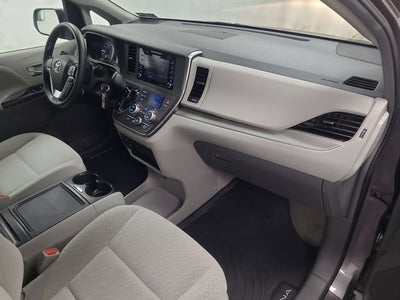 2018 Toyota Sienna LE Auto Access Seat