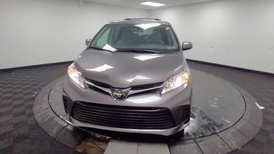 2018 Toyota Sienna LE Auto Access Seat
