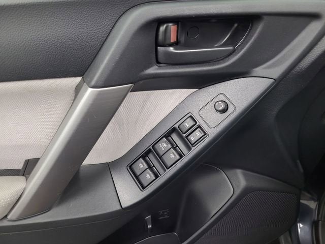 2015 Subaru Forester 2.5i