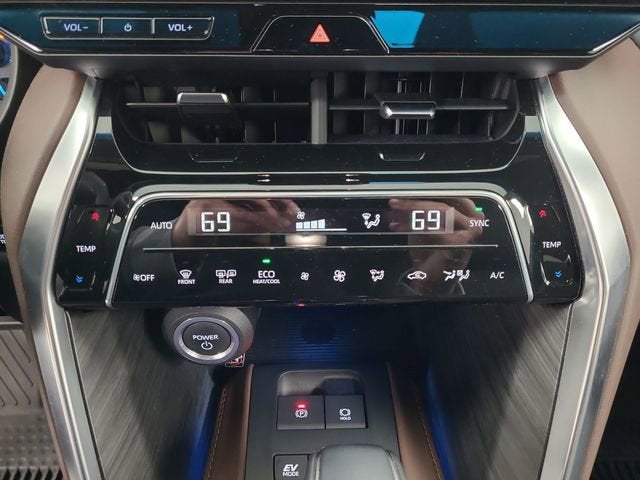 2023 Toyota Venza LE